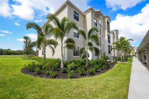 Condominio en alquiler en Lakewood Ranch, Florida, 3 dormitorios, 165.92 m2 № 1615560 - foto 4