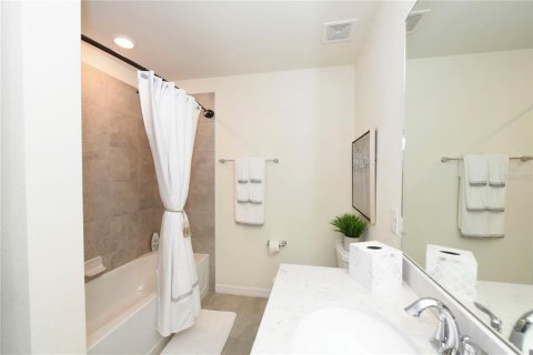 Condominio en alquiler en Lakewood Ranch, Florida, 3 dormitorios, 165.92 m2 № 1615560 - foto 22
