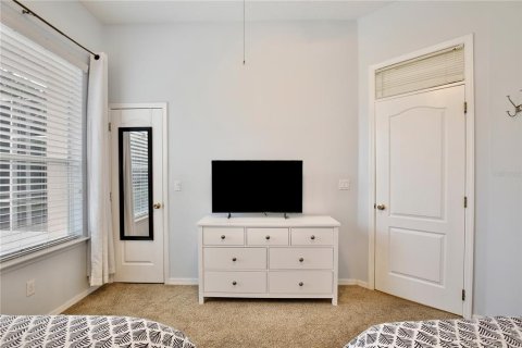 House in Orlando, Florida 7 bedrooms, 335.19 sq.m. № 2236216 - photo 21