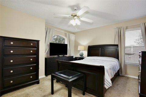 House in Orlando, Florida 7 bedrooms, 335.19 sq.m. № 2236216 - photo 28