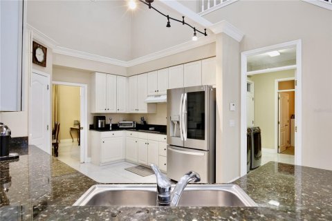 House in Orlando, Florida 7 bedrooms, 335.19 sq.m. № 2236216 - photo 11