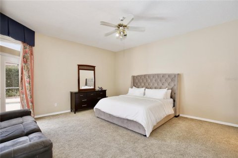 House in Orlando, Florida 7 bedrooms, 335.19 sq.m. № 2236216 - photo 12