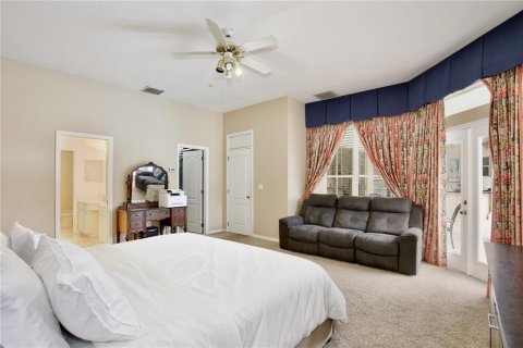 House in Orlando, Florida 7 bedrooms, 335.19 sq.m. № 2236216 - photo 13
