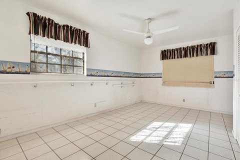 House in Tampa, Florida 4 bedrooms, 233.18 sq.m. № 1508797 - photo 21