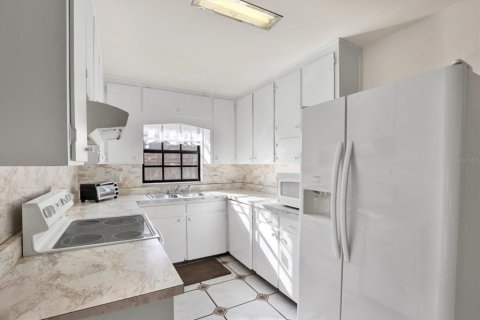 House in Tampa, Florida 4 bedrooms, 233.18 sq.m. № 1508797 - photo 10