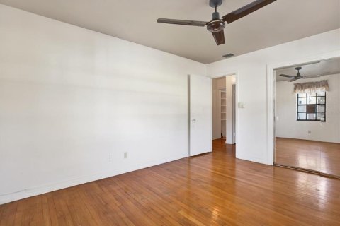 House in Tampa, Florida 4 bedrooms, 233.18 sq.m. № 1508797 - photo 27