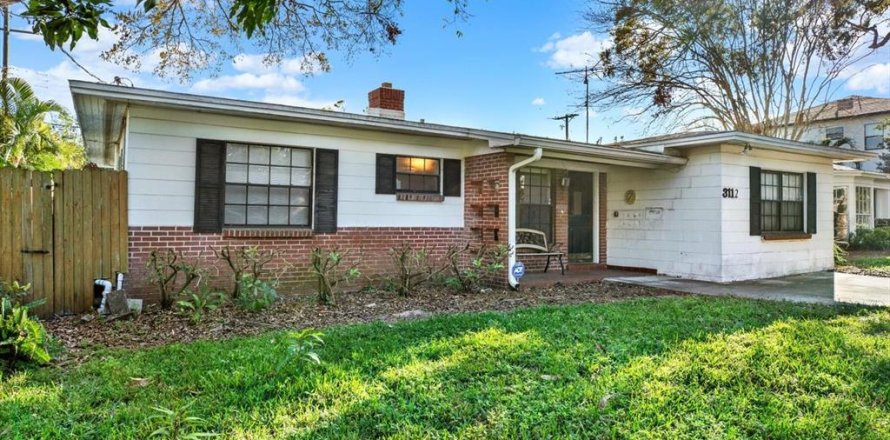 House in Tampa, Florida 4 bedrooms, 233.18 sq.m. № 1508797