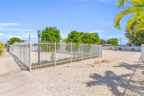 Купить виллу или дом в Майами, Флорида 5 спален, 83.61м2, № 1957733 - фото 23