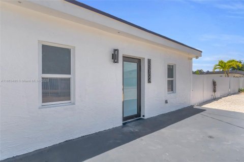 Купить виллу или дом в Майами, Флорида 5 спален, 83.61м2, № 1957733 - фото 5