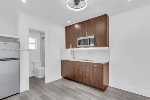 Купить виллу или дом в Майами, Флорида 5 спален, 83.61м2, № 1957733 - фото 7