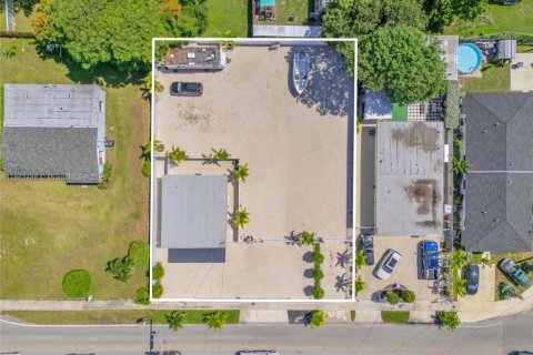 Купить виллу или дом в Майами, Флорида 5 спален, 83.61м2, № 1957733 - фото 30