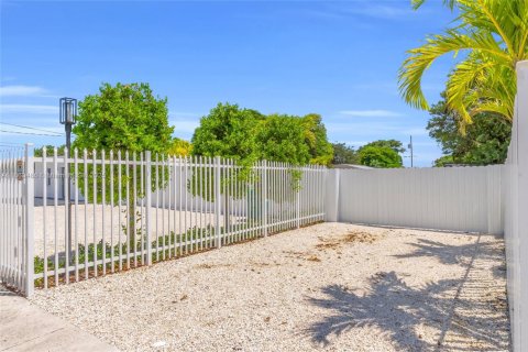 Купить виллу или дом в Майами, Флорида 5 спален, 83.61м2, № 1957733 - фото 22