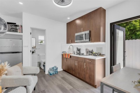 Купить виллу или дом в Майами, Флорида 5 спален, 83.61м2, № 1957733 - фото 18