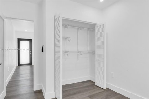 Купить виллу или дом в Майами, Флорида 5 спален, 83.61м2, № 1957733 - фото 13