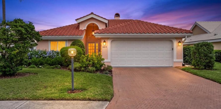 Villa ou maison à Sarasota, Floride 3 chambres, 186.08 m2 № 2409020