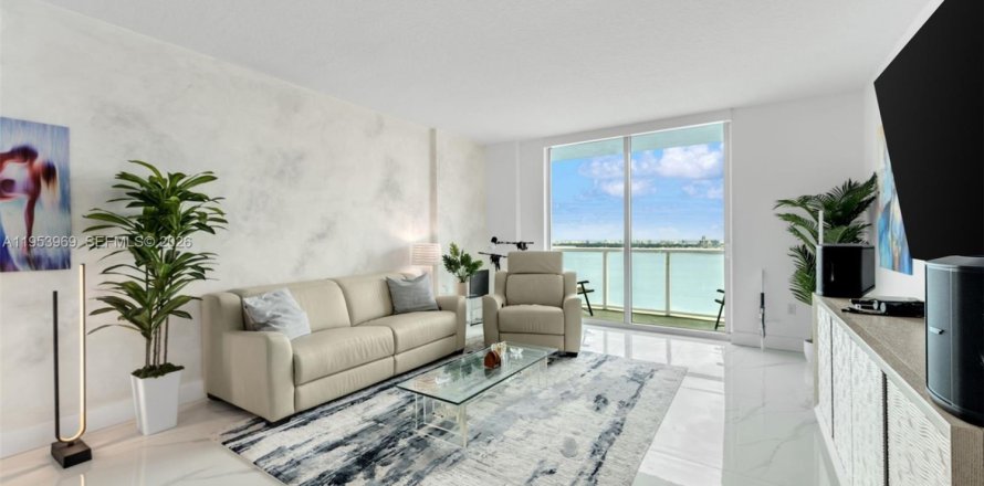 Condominio en Miami, Florida, 2 dormitorios  № 2023679