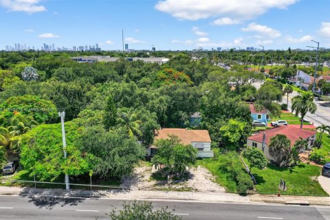 Propiedad comercial en venta en North Miami, Florida, 132.48 m2 № 1839708 - foto 13
