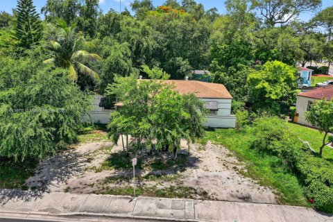 Propiedad comercial en venta en North Miami, Florida, 132.48 m2 № 1839708 - foto 5