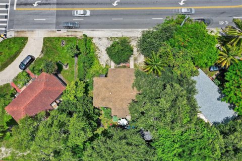 Propiedad comercial en venta en North Miami, Florida, 132.48 m2 № 1839708 - foto 8