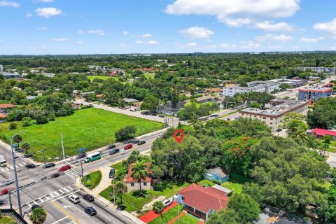 Propiedad comercial en venta en North Miami, Florida, 132.48 m2 № 1839708 - foto 16