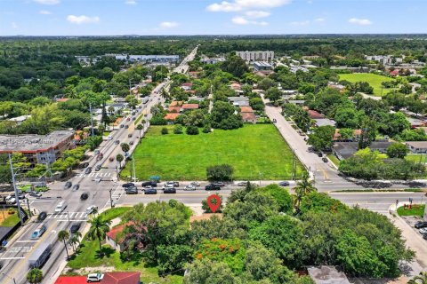 Propiedad comercial en venta en North Miami, Florida, 132.48 m2 № 1839708 - foto 17