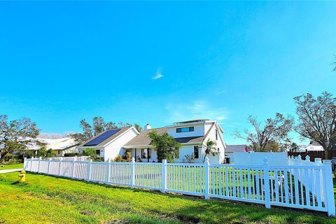 Casa en venta en Palmetto, Florida, 4 dormitorios, 207.45 m2 № 1750040 - foto 1