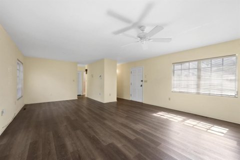 Villa ou maison à vendre à Port Charlotte, Floride: 2 chambres, 143.91 m2 № 1904338 - photo 11