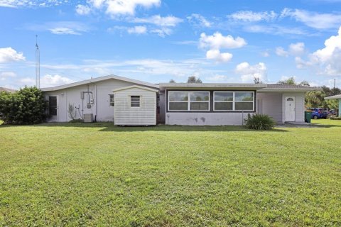 Villa ou maison à vendre à Port Charlotte, Floride: 2 chambres, 143.91 m2 № 1904338 - photo 6