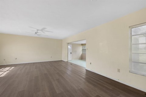 Villa ou maison à vendre à Port Charlotte, Floride: 2 chambres, 143.91 m2 № 1904338 - photo 13