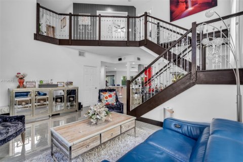 Купить виллу или дом в Дорал, Флорида 4 спальни, 232.07м2, № 2034168 - фото 7