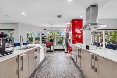 Купить виллу или дом в Дорал, Флорида 4 спальни, 232.07м2, № 2034168 - фото 10