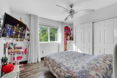 Купить виллу или дом в Дорал, Флорида 4 спальни, 232.07м2, № 2034168 - фото 17