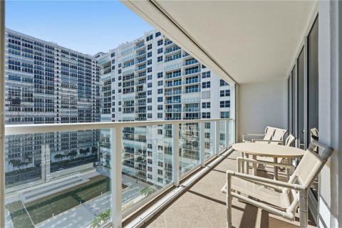 Condominio en venta en Fort Lauderdale, Florida, 2 dormitorios, 134.71 m2 № 1976610 - foto 3