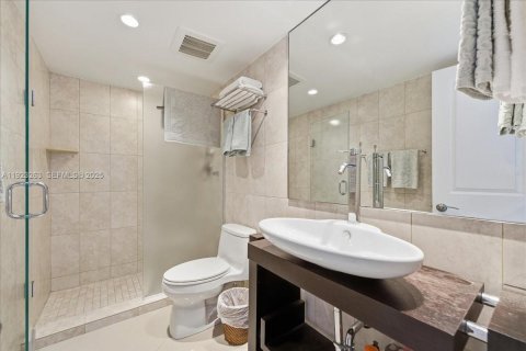 Condominio en venta en Fort Lauderdale, Florida, 2 dormitorios, 134.71 m2 № 1976610 - foto 19