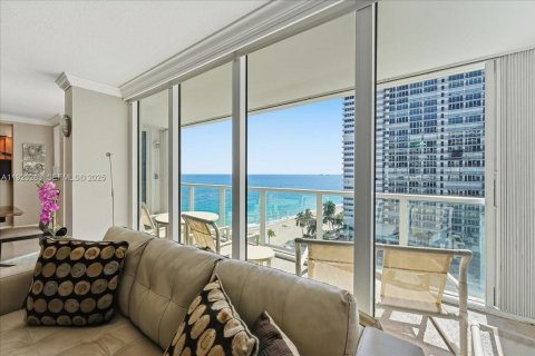 Condominio en venta en Fort Lauderdale, Florida, 2 dormitorios, 134.71 m2 № 1976610 - foto 1