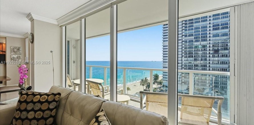 Condominio en Fort Lauderdale, Florida, 2 dormitorios № 1976610