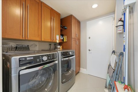 Condominio en venta en Fort Lauderdale, Florida, 2 dormitorios, 134.71 m2 № 1976610 - foto 13