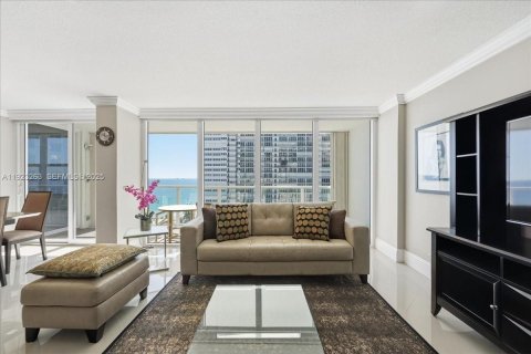 Condominio en venta en Fort Lauderdale, Florida, 2 dormitorios, 134.71 m2 № 1976610 - foto 4