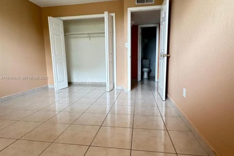 Copropriété à louer à Hialeah, Floride: 2 chambres, 71.53 m2 № 1999237 - photo 9