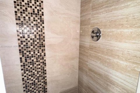 Copropriété à louer à Hialeah, Floride: 2 chambres, 71.53 m2 № 1999237 - photo 3