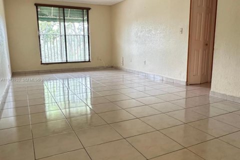 Condo à Hialeah, Floride, 2 chambres  № 1999237