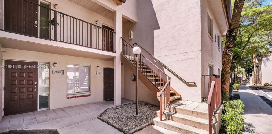 Condo in Miami, Florida, 2 bedrooms  № 2043074