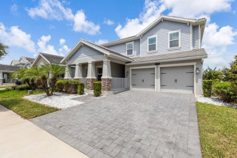 House in Orlando, Florida 5 bedrooms, 369.66 sq.m. № 2316041