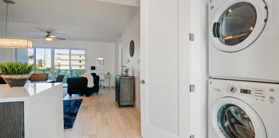 Condominio en Lake Worth, Florida, 1 dormitorio  № 1224674