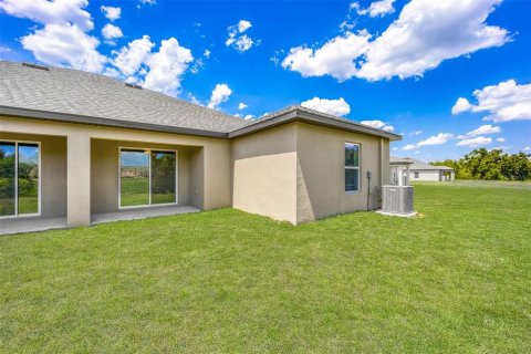 House in Lake Alfred, Florida 3 bedrooms, 130.34 sq.m. № 2106803 - photo 18
