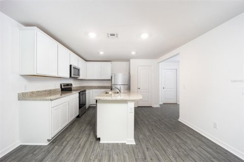 House in Lake Alfred, Florida 3 bedrooms, 130.34 sq.m. № 2106803 - photo 6