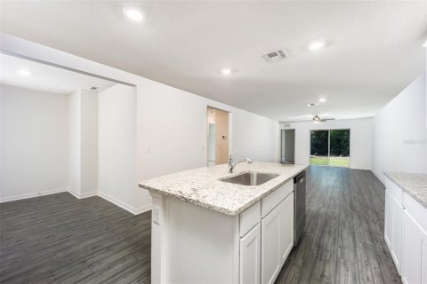 House in Lake Alfred, Florida 3 bedrooms, 130.34 sq.m. № 2106803 - photo 5