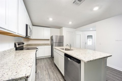 House in Lake Alfred, Florida 3 bedrooms, 130.34 sq.m. № 2106803 - photo 7