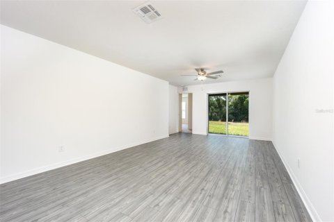 House in Lake Alfred, Florida 3 bedrooms, 130.34 sq.m. № 2106803 - photo 8