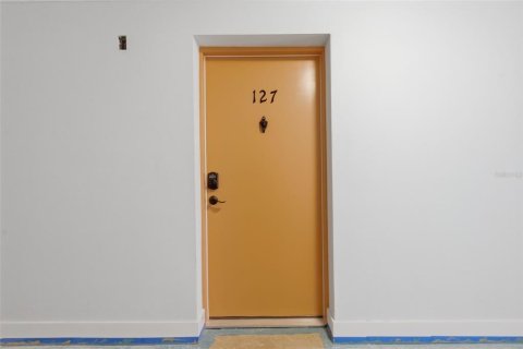 Купить кондоминиум в Сент-Пит-Бич, Флорида 6 комнат, 73.39м2, № 2120416 - фото 3